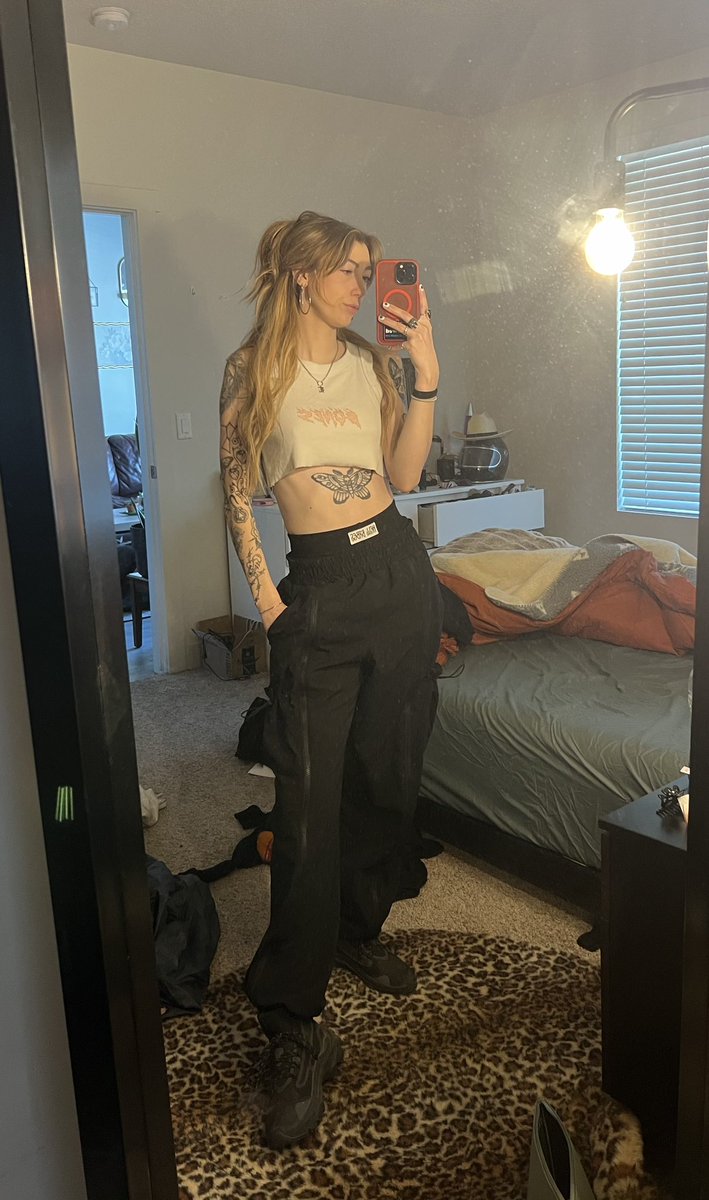 I so desperately need a better selfie mirror