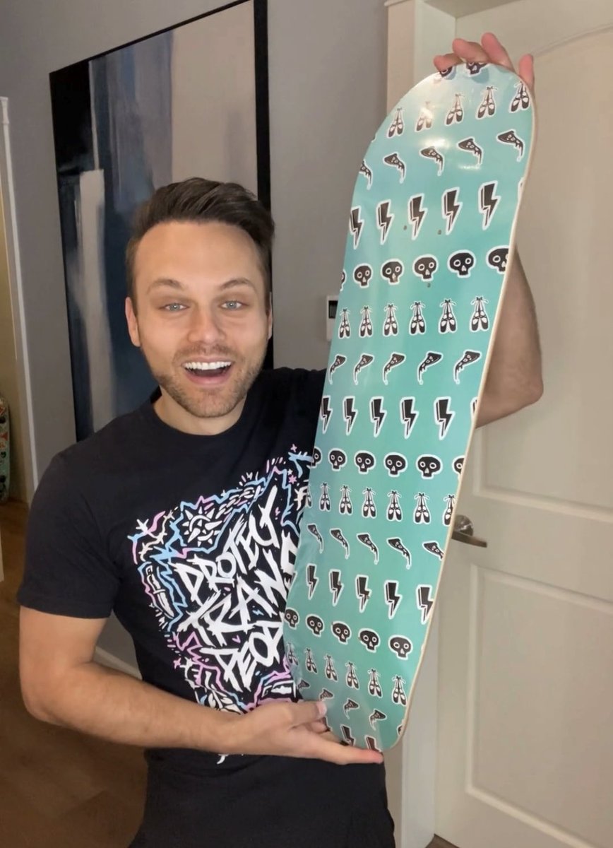 When @soho_teen surprises you with a custom-made skate deck to celebrate the release of your debut novel. 🥹😭🫶🏻