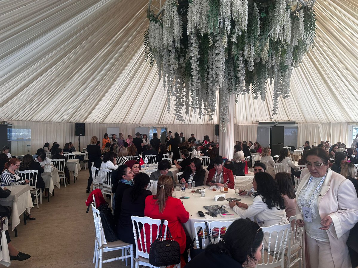 Turkic_States's tweet photo. The 2nd General Assembly of the Women Entrepreneurs Committee of the Union of Turkic Chambers of Commerce and Industry (#TCCI) and Business Forum b2b Networking Event was held on 18 April 2024 in #Istanbul.  
Deputy Secretary General of the Organization of @Turkic_States Mr. @MereyMukazhan attended the program and delivered a keynote address during the inauguration of the Business Forum.
➡️https://t.co/3kU5AosXiH
***
Türk Ticaret ve Sanayi Odaları Birliği Kadın Girişimciler Komitesi 2. Genel Kurulu ve İş Forumu & b2b Networking Etkinliği 18 Nisan 2024 tarihinde İstanbul'da gerçekleştirildi. 
#TürkDevletleriTeşkilatı Genel Sekreter Yardımcısı Merey Mukazhan bahse konu programa katılarak, İş Forumunun açılışında davetlilere hitap etti.
➡️https://t.co/3snBZ0pSsV