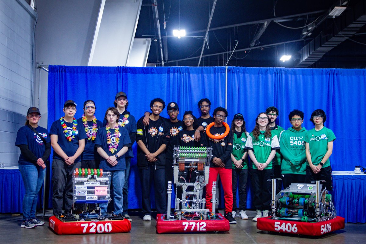 Congratulations to the ACCN Umoja Robotics team on advancing to the FCR World Championship! Our @k2iacademy team has supported them alongside Lassonde student mentors & Professors Solomon Boakye-Yiadom and Terry Sachlos.