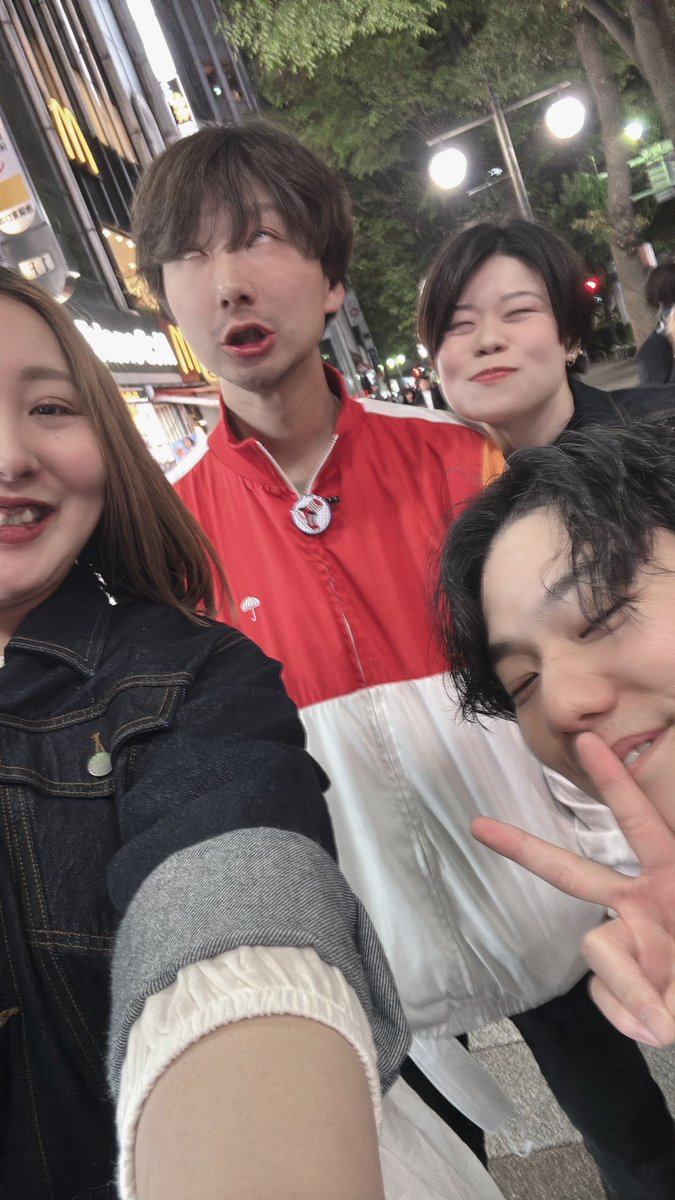amegayamukoroni's tweet photo. ���分7月にLiveしようとしているなバンドです
ちょっと女子比率高いですが
今後ともよろしくお願いします🧌 https://t.co/DQiENnpKli