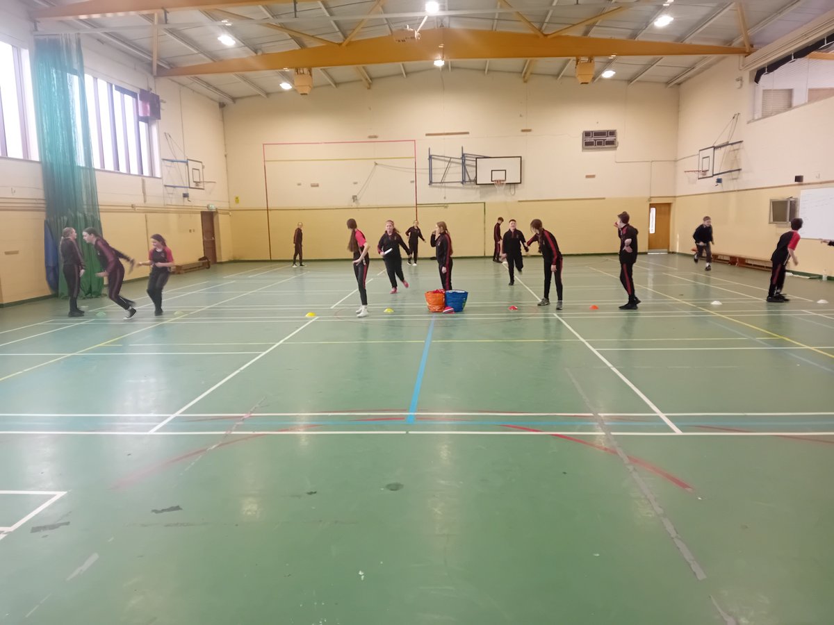 It was a busy morning for 1st year Scots Pine as they learned and practised, with great enthusiasm, the baton relay. All first year classes are getting ready for their sports day as part of Health & Wellness week 2024 which takes place in May! #PE #JCPE #Wellbeing #Juniorcycle