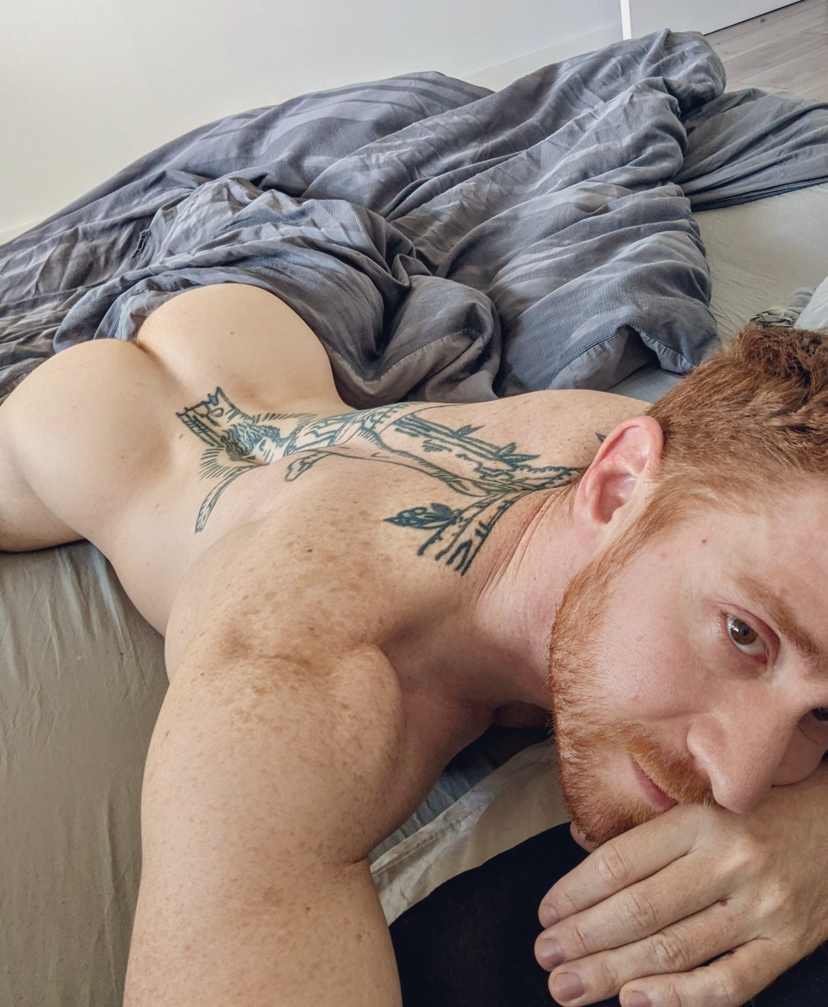 If you wake up next to a ginger boy, are you gonna be late for work? https://t.co/LqaBvELR7F