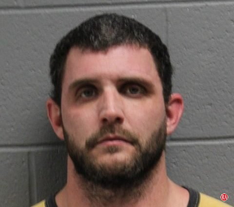 Police say Naugatuck man threatened bar parton with stolen handgun dlvr.it/T5gtfS