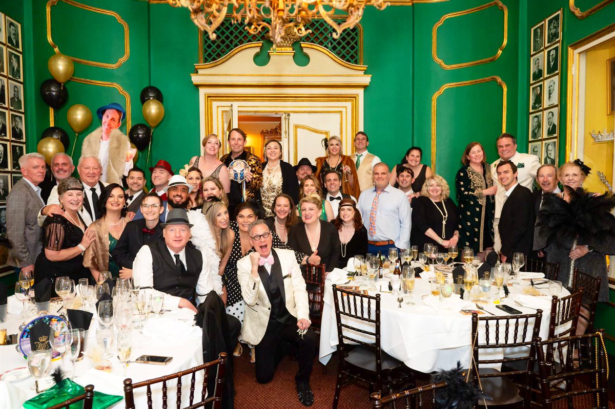 Throwback to my amazing Gatsby/Roaring 20s birthday celebration at @AntoinesNOLA; it was such an amazing night! 🍾🥂💚 📸: Photography by Tracie #NewOrleans #RexRoom #TBT
