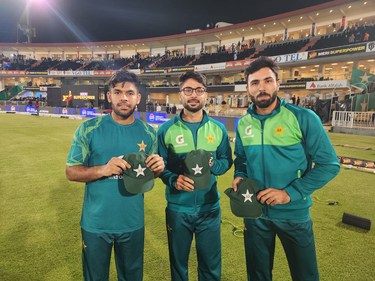 Toss : New Zealand won the toss and opted to bat first. Usman Khan, Irfan Niazi and Abrar Ahmed are making their debut today. 

#TOKSports #PakvNz #IrfanNiazi #UsmanKhan #AbrarAhmed