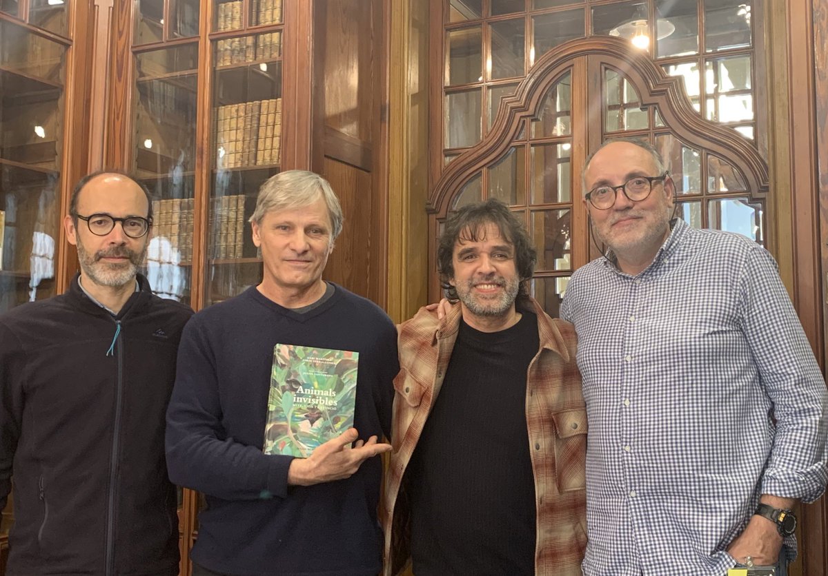 ViggoMortensen & @AnimalesInv

Pròleg“Mite,Vida i Extinció.#AnimalsInvisibles”

Prólogo“Mito,Vida y Extinción.#AnimalesInvisibles”

De @GabiMartnez& @SerrallongaJ
BSO:@RafelPlanaMusic
Art: JSantamans @BlouandRooi

@Nordica_Libros @Capitan_Swing 

photo:LGonzález

@PercevalPress