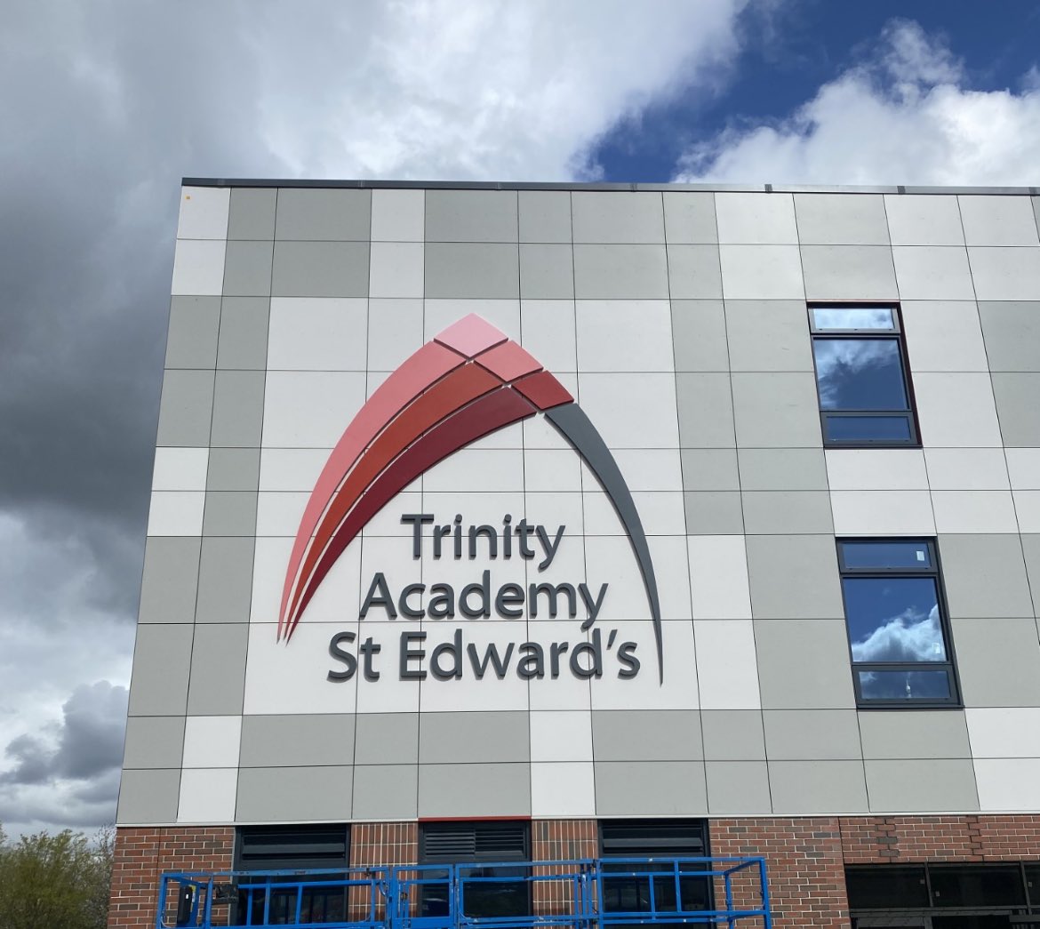 Milestone Achieved ... The sign is up! 🥳 What an exciting moment for #TeamTrinity and the Barnsley community as we take one step closer with our @trinityacadste new build project ☺️🙌