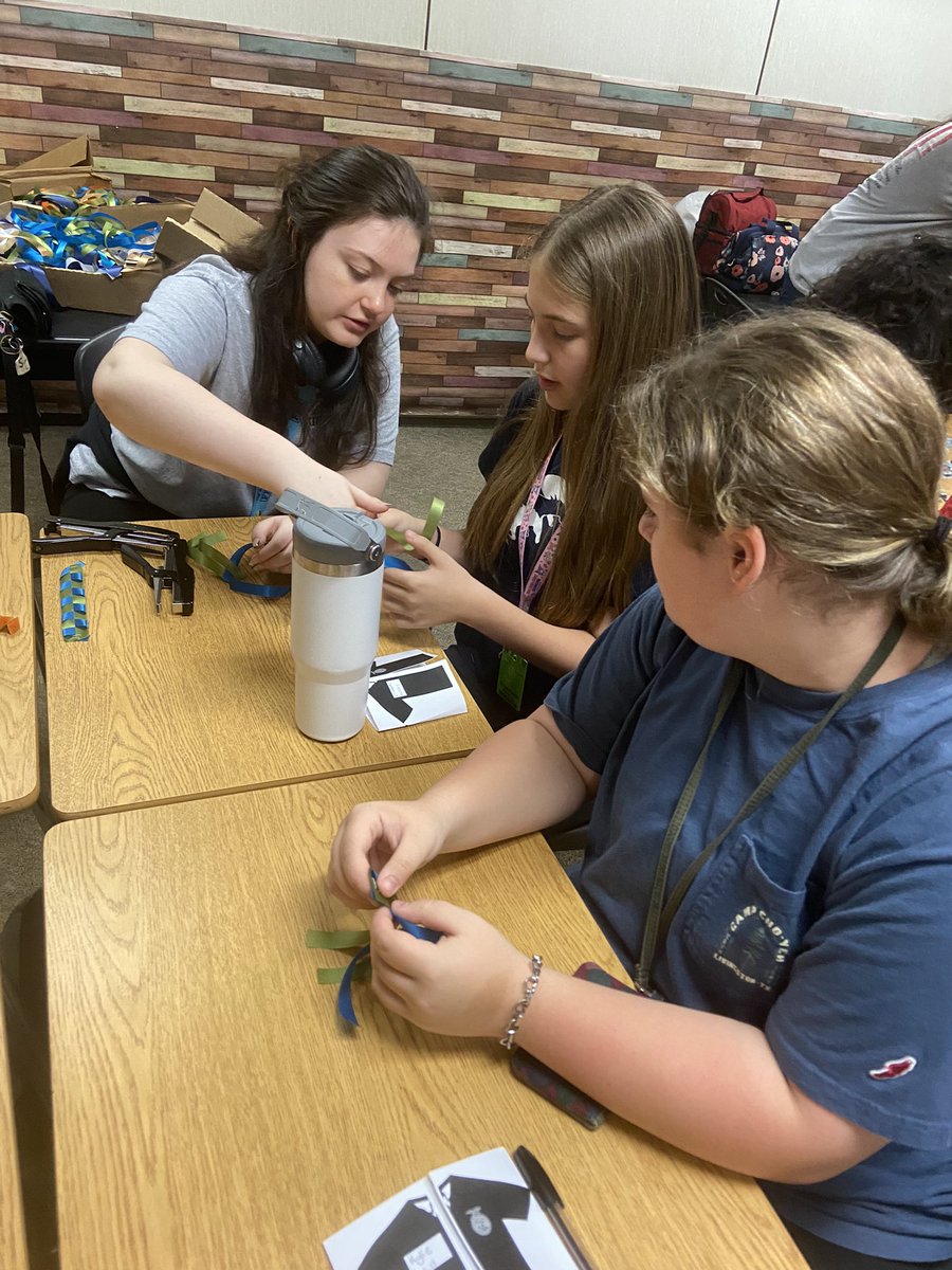AHalling_CTE's tweet image. Thank you @KingwoodFFA for making our day awesome! @HumbleISD_RMS @HumbleISD_CTE students had a blast learning all about agriculture!
@HumbleISD_KHS 

@roser_matthew @MrsDawnPeter 
@HumbleISD #rmsclassof2030
#REPHARD  #HumbleCTE @ElizabethFagen