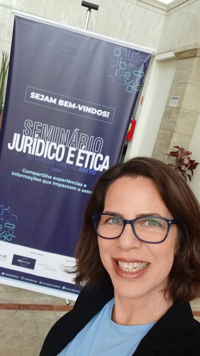 Ontem estive no Blue Tree Transatlântico para apresentar a quarta edição do Seminário Jurídico e Ética em Vendas Diretas para a ABEVD.
#mestredecerimonias #apresentadora #jornalista #locutora #eventos2024