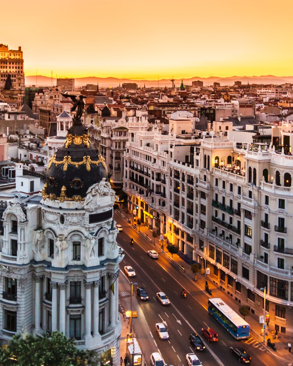 TurismoCity's tweet photo. Madrid DIRECTO por 912 USD en VERANO!! 🔥

No me alcanzan las mayúsculas. 
✈️ Hay MUY buenas fechas para volar de junio hasta febrero 2025.

Les dejo el link abajo 👇