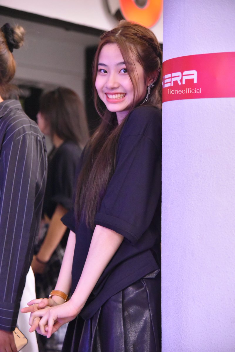 Ilene_diary's tweet photo. -240418- #KIERADebutStage
พบคนแอบเขินอยู่ข้างเสา 1 อัตรา ค่ะ🤭
@IleneCollins_
#ILENE #艾琳
#ILENECOLLINS
#ILENEMINDY #MINDY_TH https://t.co/vGE5UeYc5T