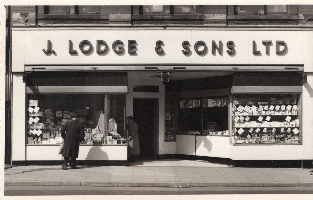 The neat new exterior of J Lodge & Sons, Eldon Street, Barnsley c.1955. I remember getting papers and magazines from the open service area on the right of the entrance. And occasionally popped inside for stationery items. See previous post too. @BarnsArchives @BarnsleyCivicTrust
