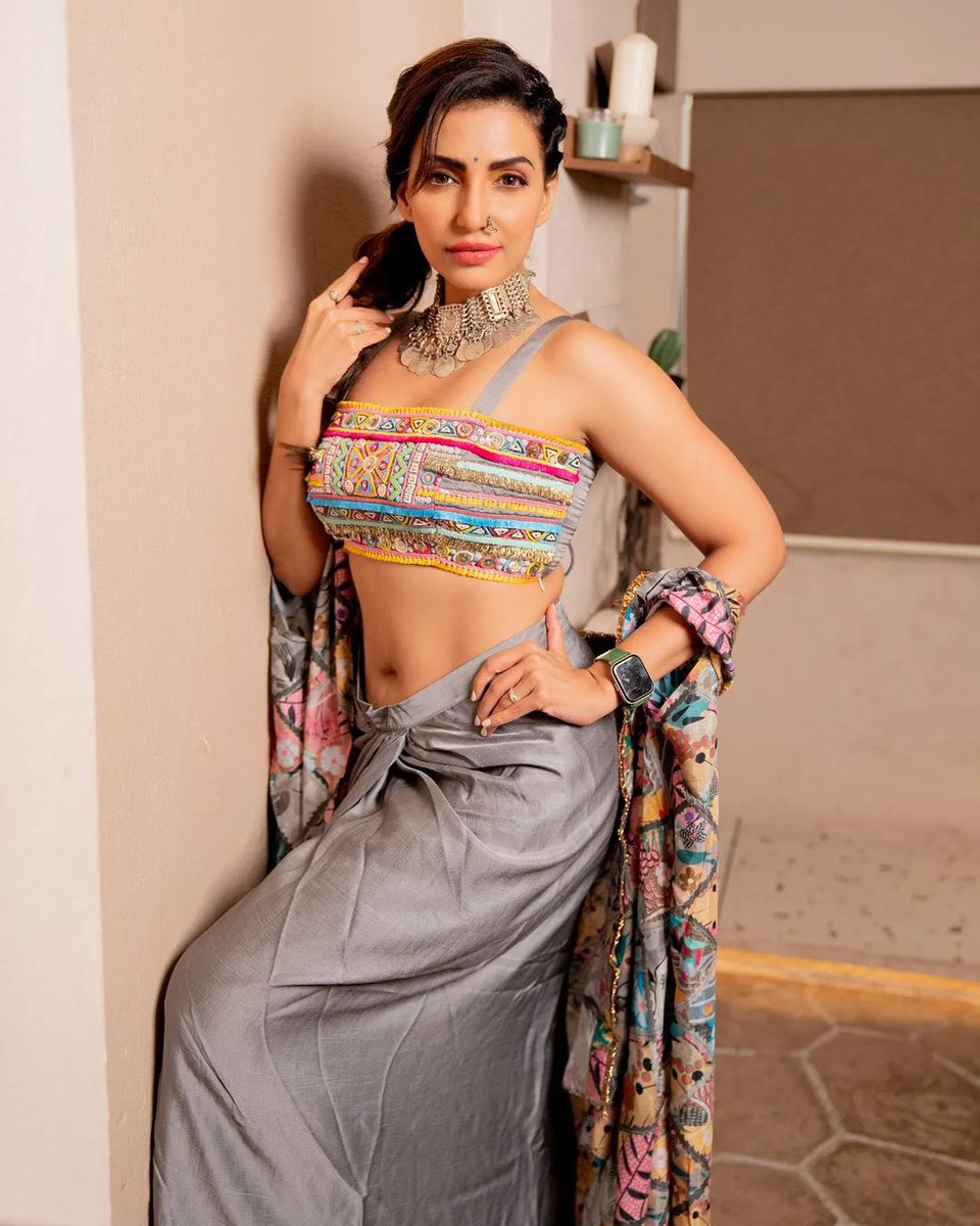 Navina Bole 
#DishaPatani #DeepikaPadukone #TamannaahBhatia #TaraSutaria #RashmikaMandanna #Nayanthara #JinalJoshi #ShraddhaKapoor #KiaraAdvani #PoojaHegde #KeerthySuresh #KritiSanon #JanhviKapoor #KajalAgarwal #MalavikaMohanan #SunnyLeone #KareenaKapoor #PriyankaChopraJonas