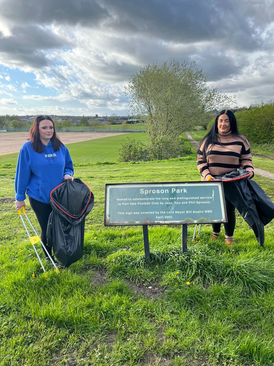 🗑️ | This week, girls from our Every Girl Does Count programme did a litter pick in Sproson Park as part of our ‘Big Spring Clean in the Community’! #PVFC | #PVFCFoundation | @LeekBuildSoc | @SoTCityCouncil | #LoveSOT