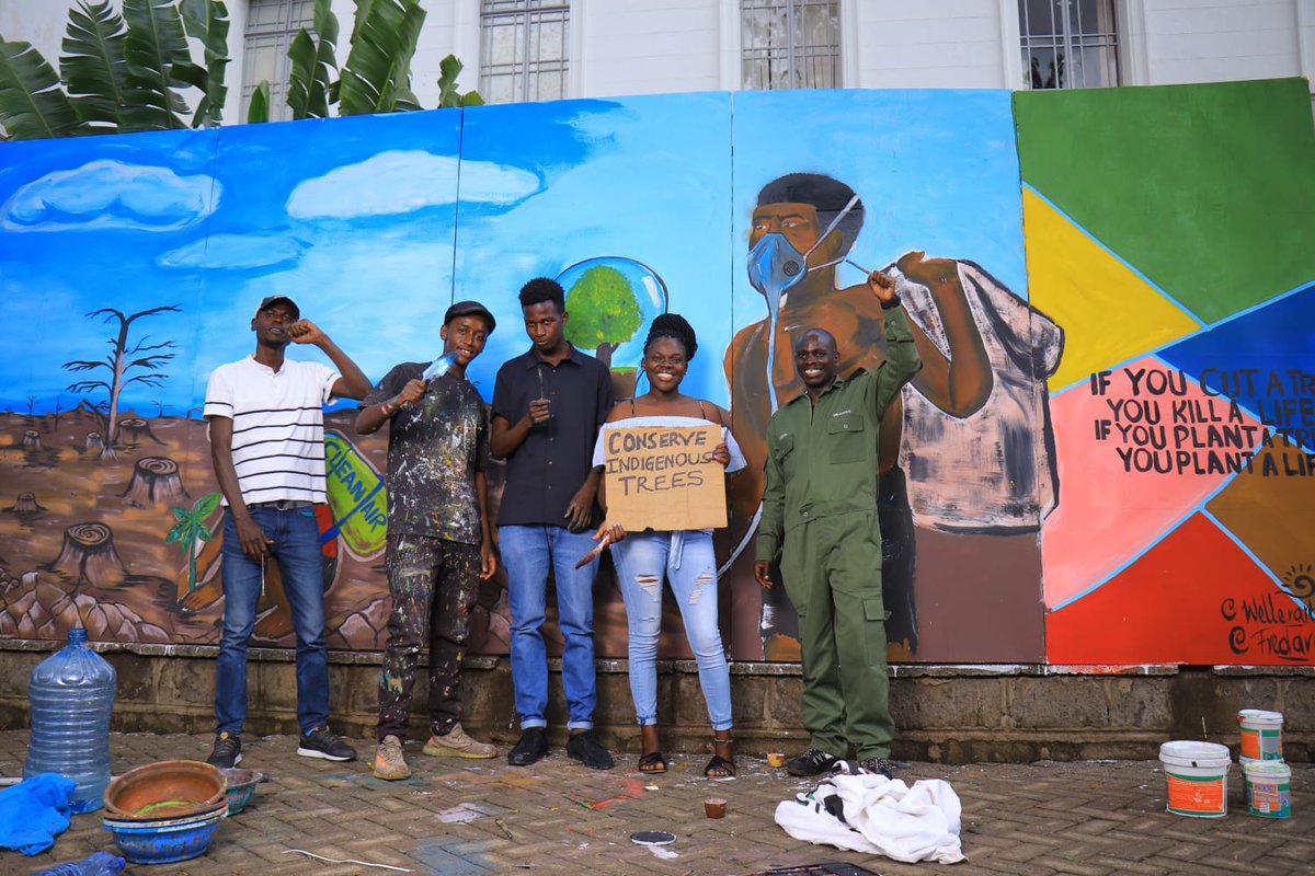KiamaikoC's tweet photo. Another speaking mural done by @BerthaFN challenge winner @OrengoJd in the midst of Nairobi CBD, "if you cut a tree you kill a life" 
@Sharonmwenesi5 
@UhaiWetu https://t.co/IUVzaSqXqP