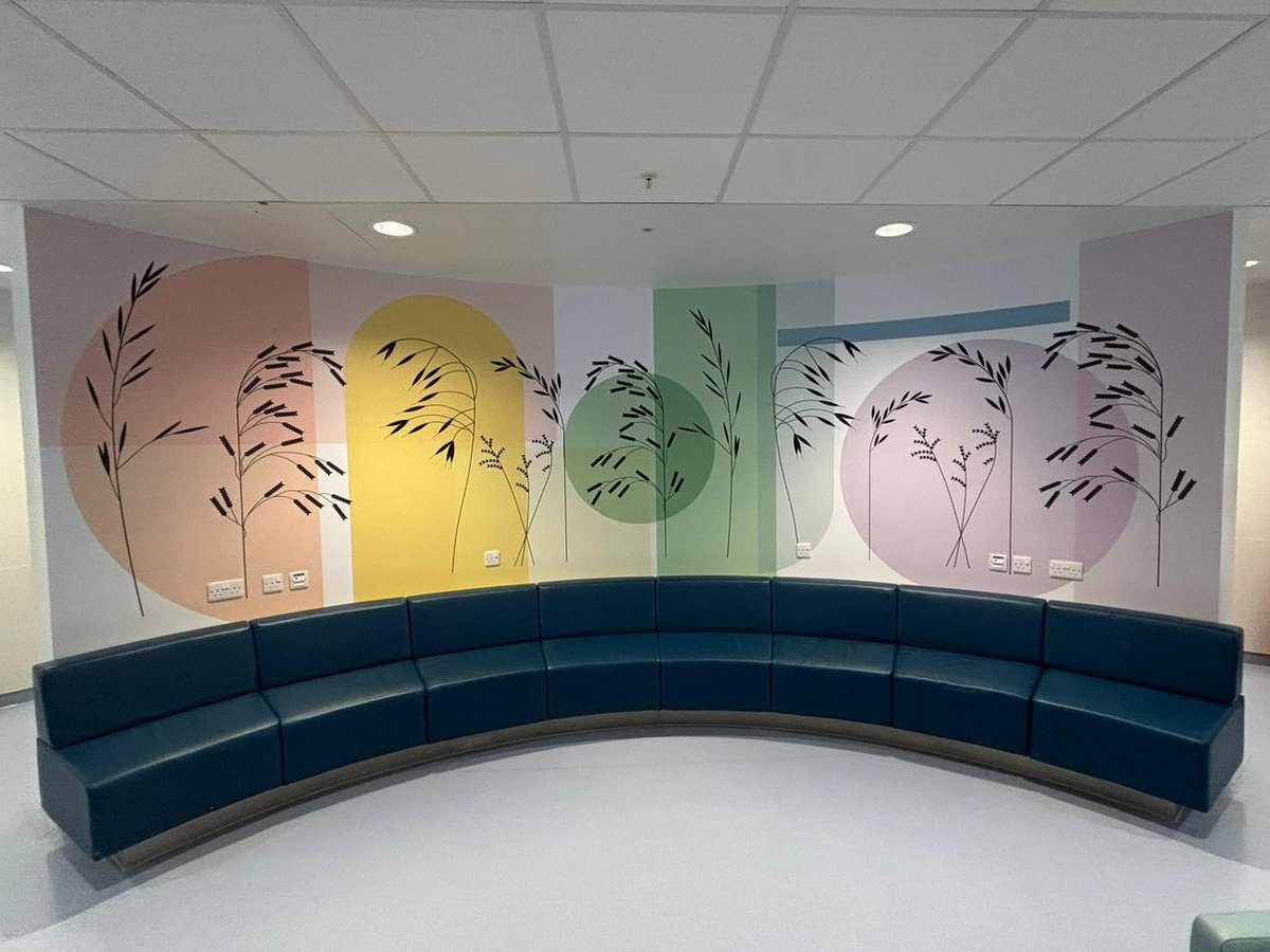 Check out our colourful new artwork in the Proton Beam Therapy department at @uclh, designed by artist Lucy Gough!🌈 This uplifting vinyl print really brightens up the patient waiting area, and helps to create a relaxing atmosphere in the below ground space 💜