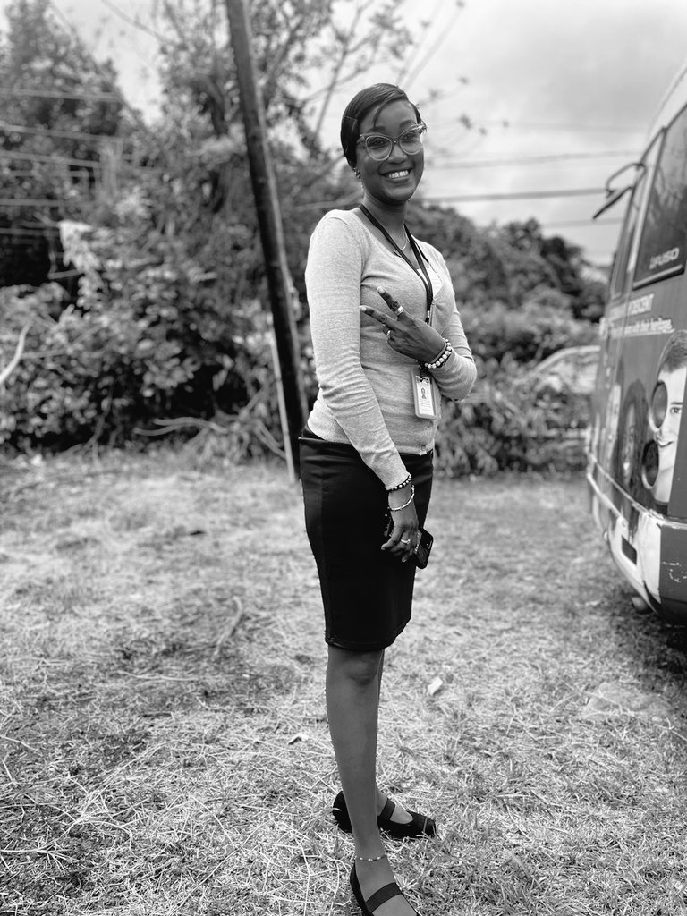 buzzoolive's tweet photo. ..`Ah Whole Heap Ah Story Deh Behind Dah Smile Yah...... π―
#LeinaMother π«
#GodUp ππ½ https://t.co/1by4U7cb3G