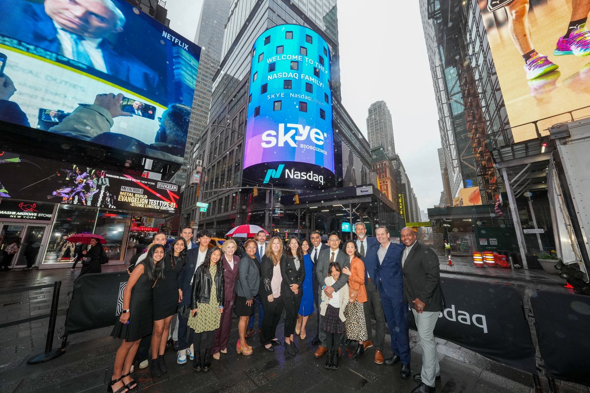 The $SKYE is limitless for @skyebioscience as they celebrate their recent listing at the @NasdaqExchange Opening Bell. 🛎️✨ $SKYE is a pharmaceuticals company developing proprietary molecules to treat diseases involving inflammatory, fibrotic and metabolic conditions.