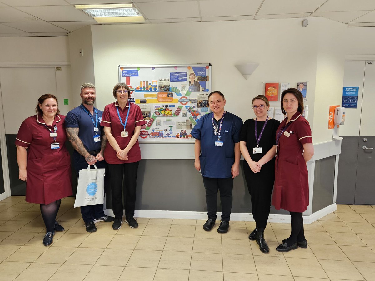 A welcome visit to Thames View, 15th floor of ChX today. Proudly showing @SigsworthJanice and @MLU_PTE our @pathway_team board and talking to Janice about all the amazing work that the team has achieved in private care. Don't forget the Pathway Survey goes live on 7th May!