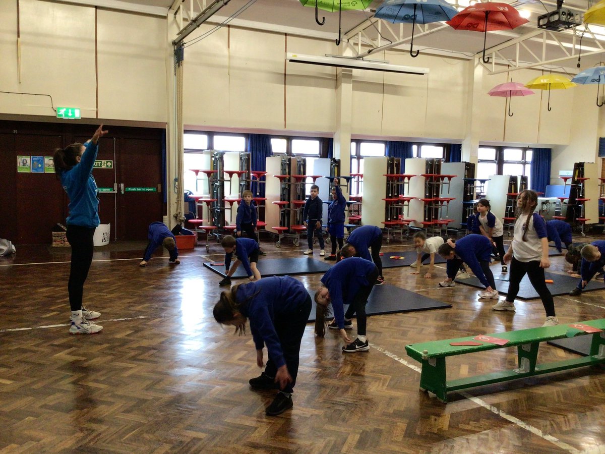 _Hummingbird2's tweet photo. Hummingbird class loved their first Beth Tweddle gymnastics session today and explored lots of skills such as balance, jumping and rolling. #WWPAPE https://t.co/z7HYcrHD3I