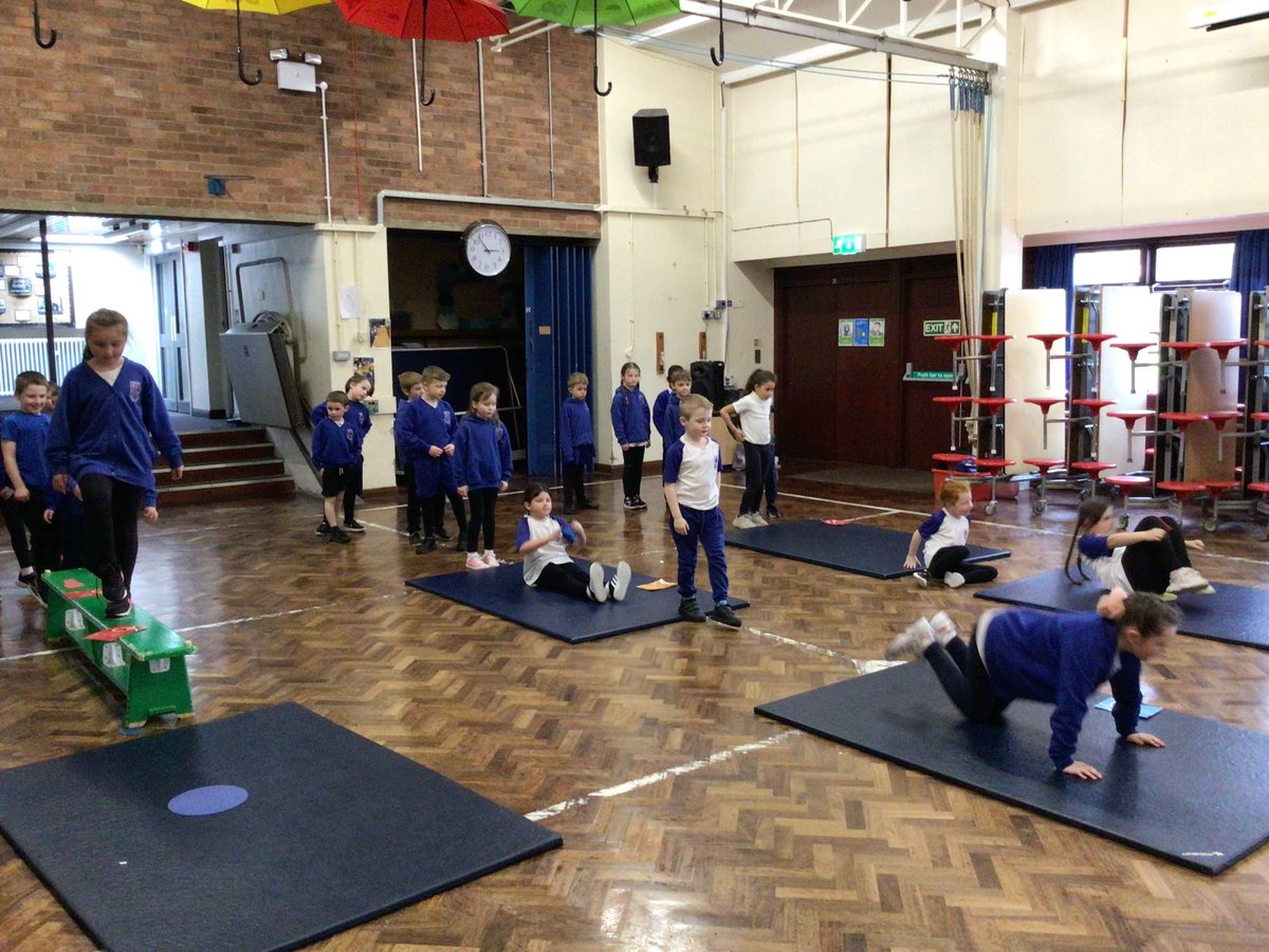 _Hummingbird2's tweet photo. Hummingbird class loved their first Beth Tweddle gymnastics session today and explored lots of skills such as balance, jumping and rolling. #WWPAPE https://t.co/z7HYcrHD3I
