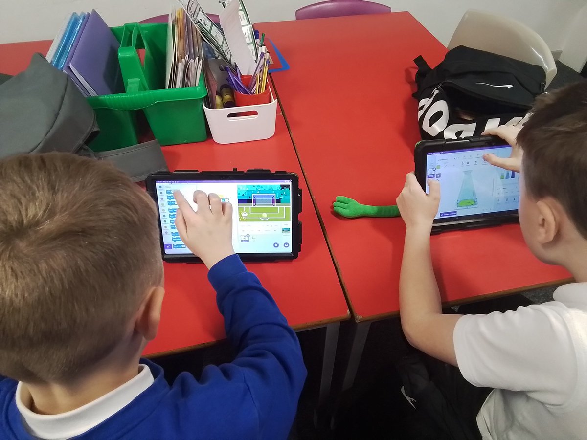 TPAYear4JB's tweet photo. We've been recreating Mrs Oye's animations in Scratch Club tonight. We love it! #TPAComputing #MrsOyeisproud @DeltaTheParks https://t.co/mv8CpxnMtL