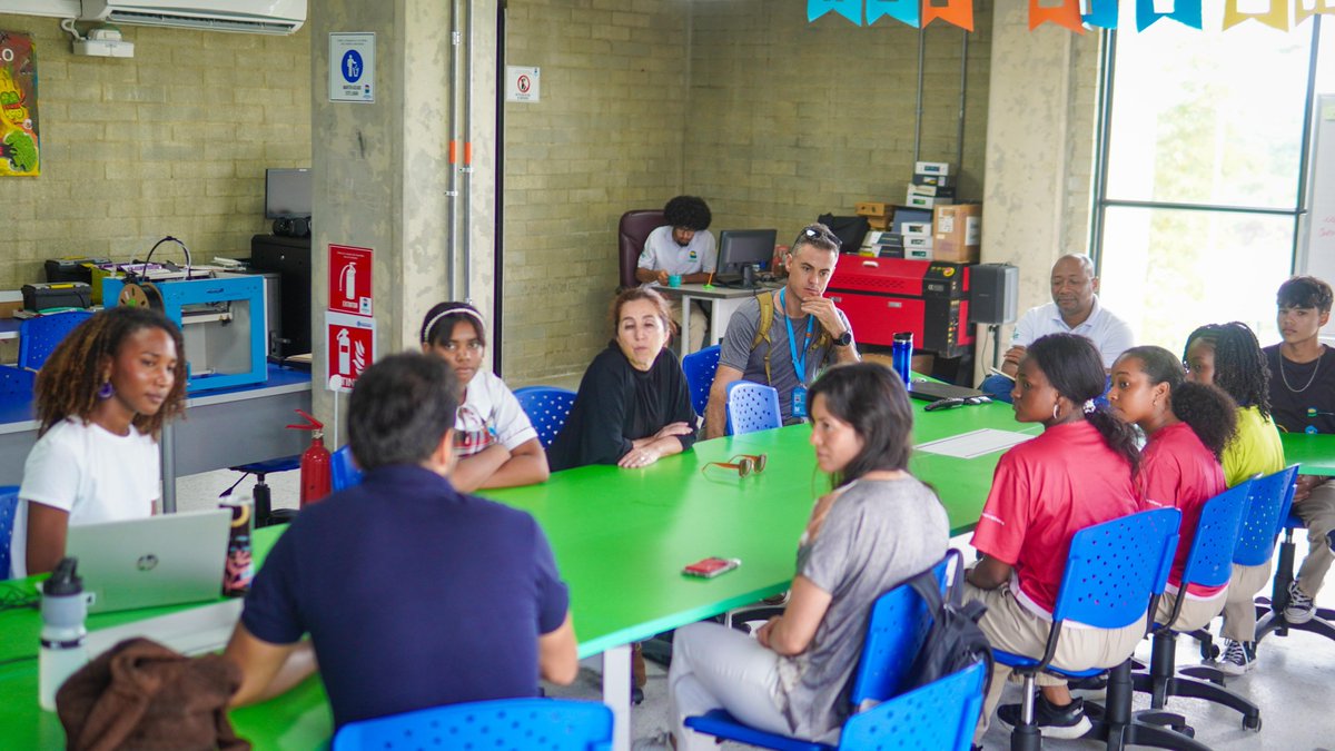 FundacionSPB's tweet photo. ¡Emocionados por recibir la visita de las agencias de la ONU en el Centro de Conocimiento e Innovación Bahía Buenaventura! 🌎🤝 Exploramos juntos nuevas oportunidades para impulsar el desarrollo de nuestra comunidad y empoderar a los jóvenes de Buenaventura. https://t.co/tEku3cshSV