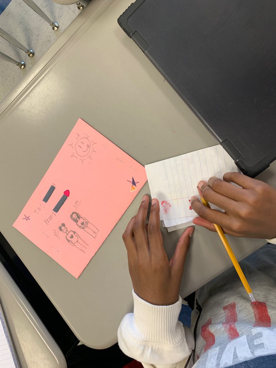mrs_mcg_3rd's tweet photo. In @YolandaGunter7 class, 4th grade students are continuing to write Pen Pal letters to their pals in 1st grade! Great communication skills! #GlobaLeaders #UnitingOurWorld @ParticipateLrng https://t.co/NPP9KCs8nh