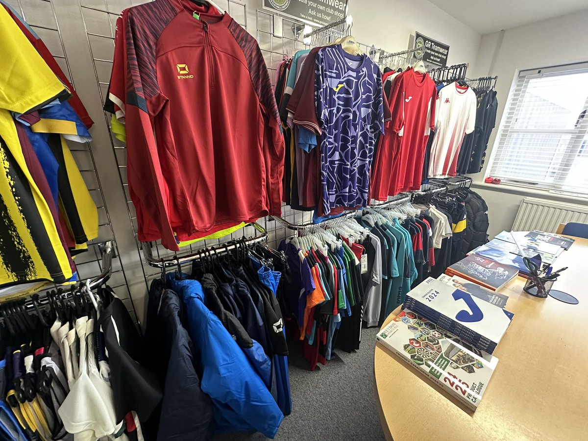 GRTeamwear's tweet photo. 👀 NEW KIT?

Looking for a new kit for next season? 

Get in touch to come and visit our showroom to discuss your options!🔥 https://t.co/qtSTUwdvva