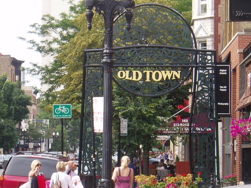 Discover historic @OldTownCHI on our #FREE self-guided walking tour! A fantastic #Chicago neighborhood w/dining, nightlife, theater & more. evisitorguide.com/chicago/metrow…

#SightseeingMadeSimple#sightseeing #budgettravel #travel #tours #walkingtours #oldtownchicago #dining #secondcity