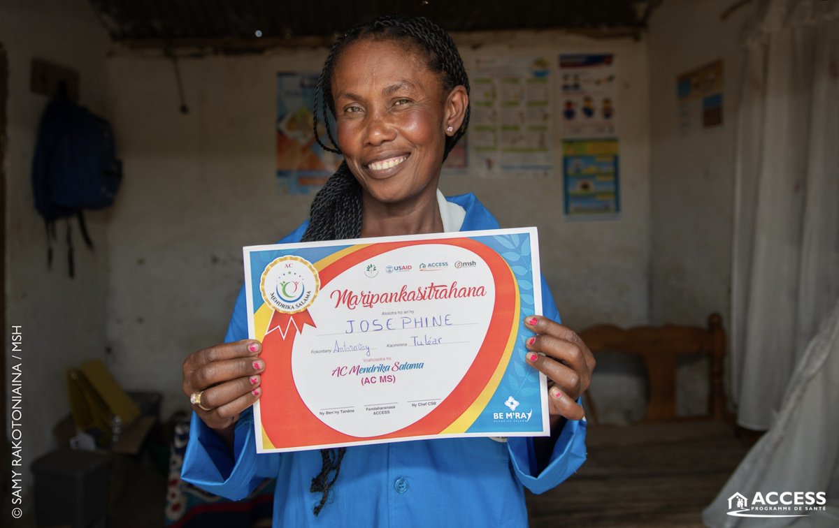 #WMD2024: MSH celebrates #HealthHero Joséphine, named a “Champion Community Health Volunteer” by
@Msanp_Mada for being a social & behavior change leader in her region, where she educates families to adopt life saving #malaria prevention behaviors. #MSHFightsMalaria #EndMalaria