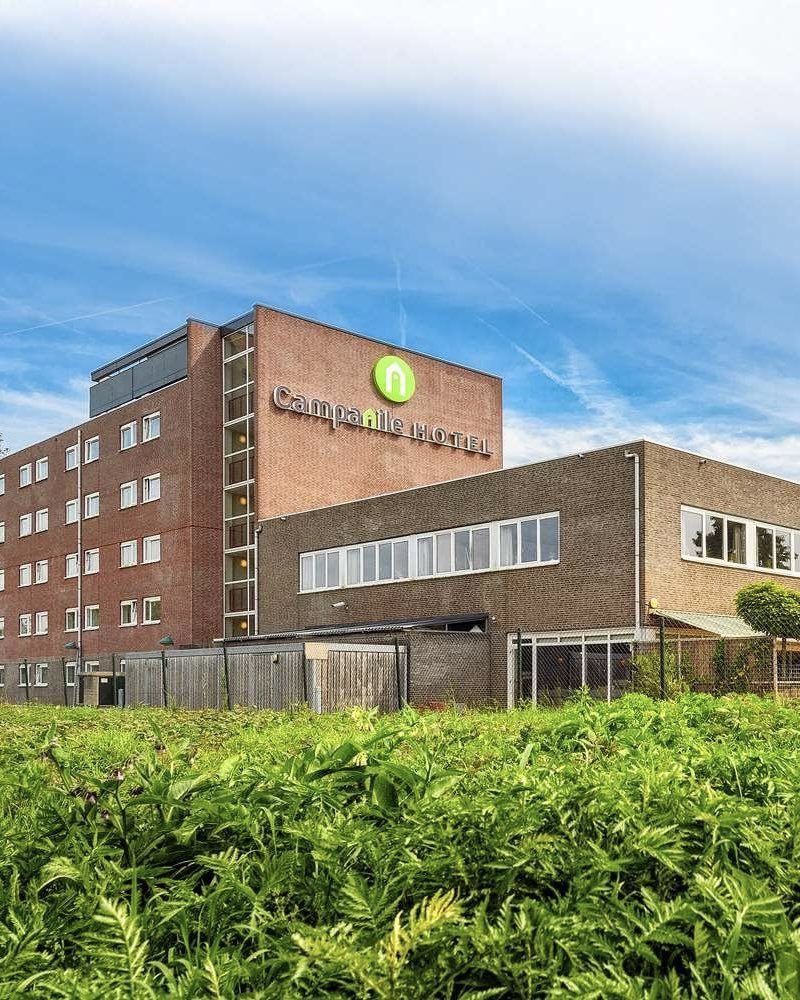 GemeenteDelft's tweet photo. Delft gaat de opvang van asielzoekers uitbreiden en verbeteren. Zo wordt de opvang van asielzoekers in het Campanile-hotel uitgebreid. En worden voorzieningen op de locatie aan het Manderspark verbeterd. 

Lees meer⤵️
https://t.co/QEYt1VWDZV https://t.co/ZTwcEK12X6