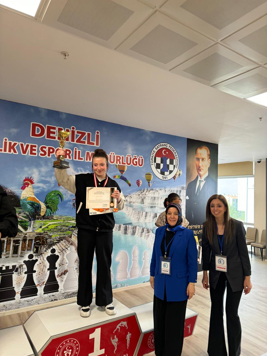 İl zeka oyunları turnuvasından okul olarak 3 🏅 ile döndük. Mangalada il 1. si olan Esma kızım ilimizi Rize'de temsil edecek .Pentagoda il 2. si olan Efekan oğlumu, Kürede il 3. sü olan Beyza kızımı tebrik ediyorum. Ayrıca omuz omuza çalıştığım <a href="/Huseyintekin200/">Hüseyin Tekin</a> teşekkür ederim.