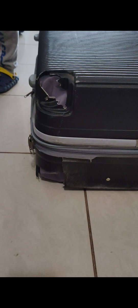prashantgs07's tweet photo. #EtihadAirways @etihad 
I travelled from New Delhi to Israel on 08th Mar via Etihad. One of my bag was badly damaged by the airlines. I raised the claim at the airport also sent feedback to the airlines. I didn't receive any answer till now despite several reminders. https://t.co/VJVUb6IyQO