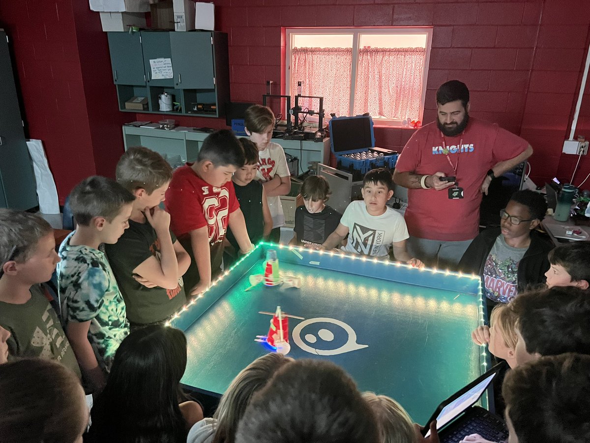 Always love watching the battle bots in iTime! #BattleBotsActivate