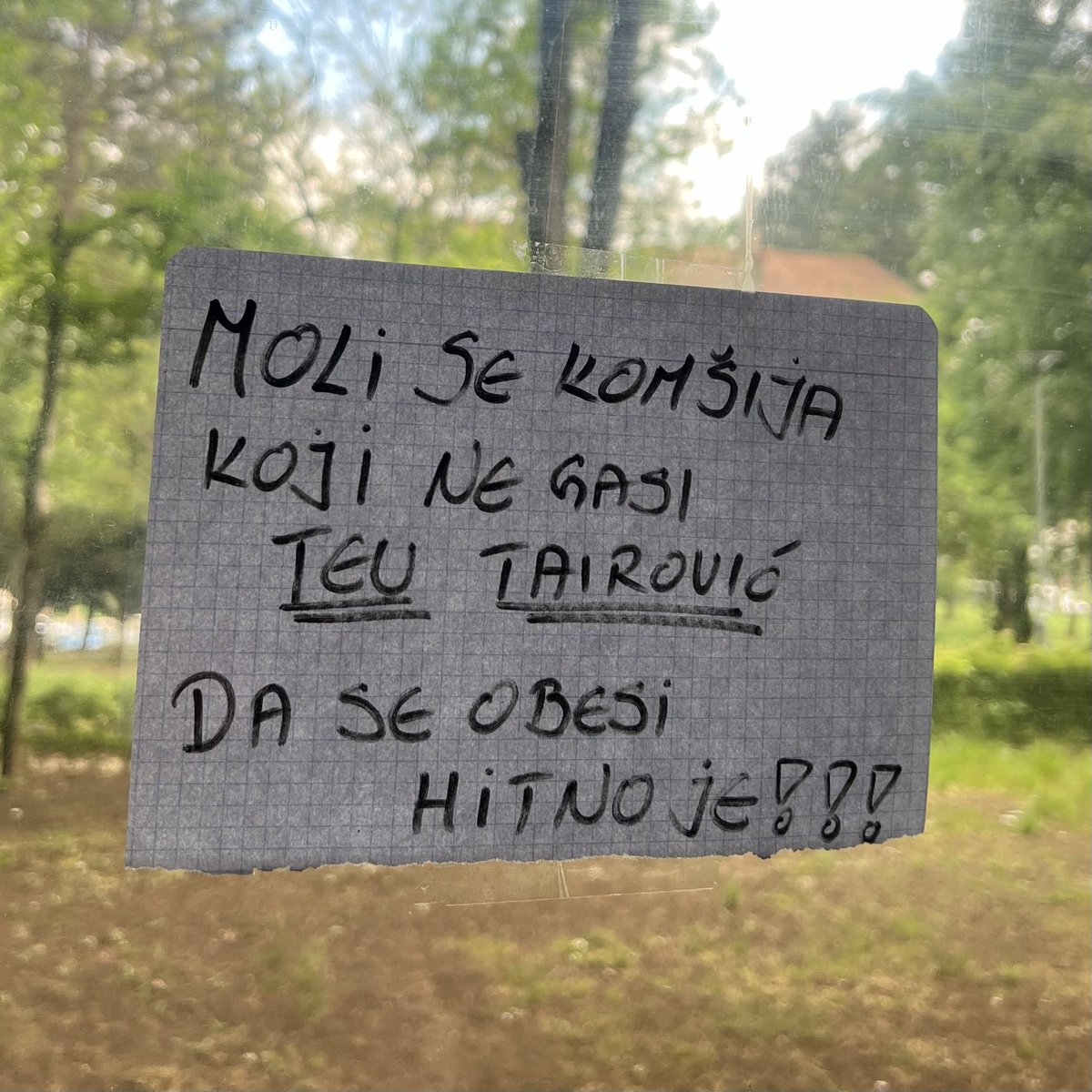 trjkvcnkl's tweet photo. evo šta me je sačekalo danas zalepljeno na ulazna vrata zgrade, baš užas kakav smo narod postali https://t.co/HDKIADHBqy
