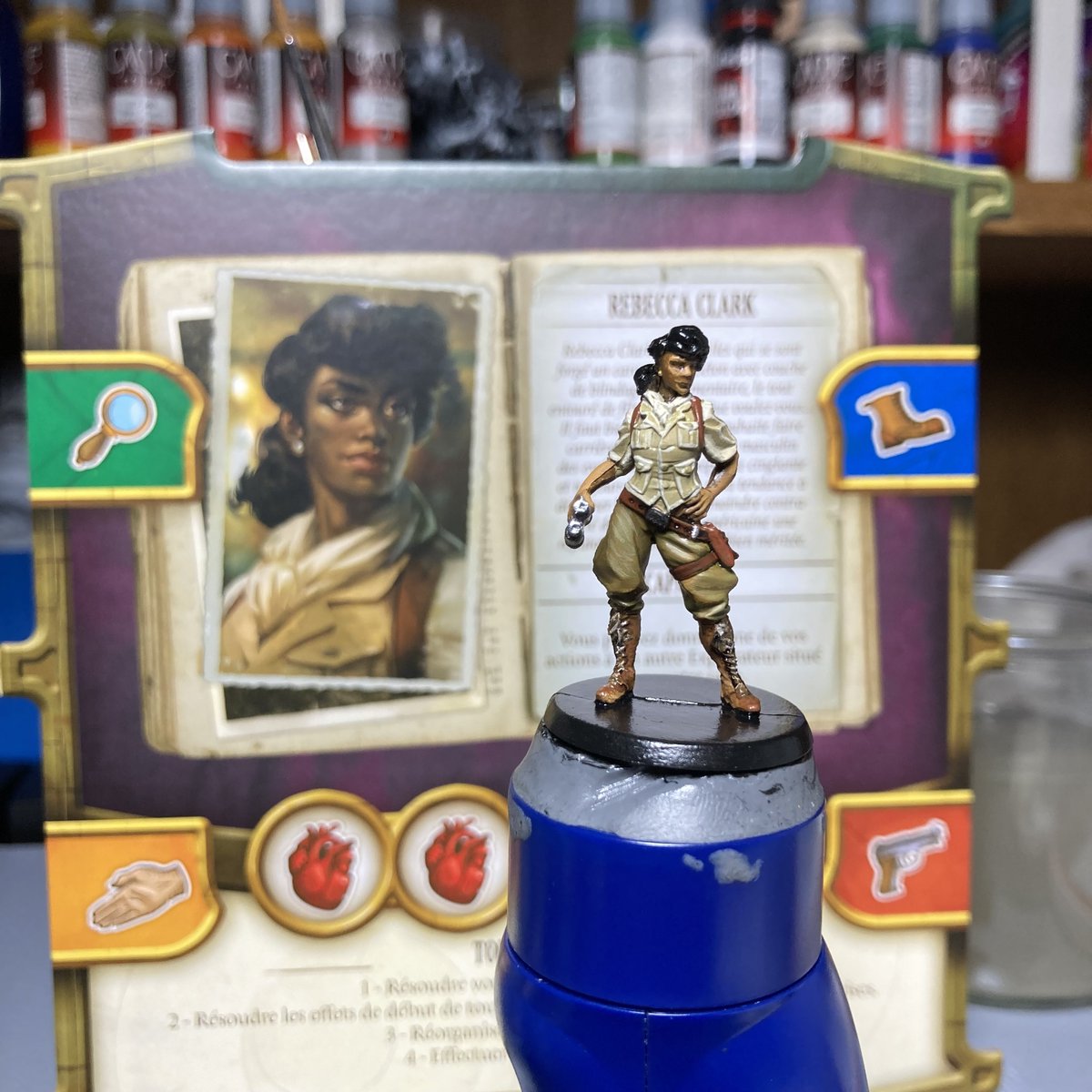 Rebecca Clark, une exploratrice du jeu Arkéis ! 
🎨 
Contrainte : je devais la peindre en moins d'une heure trente 
#arkeis #jds #j2s #peinturesurfigurine #paintingminis #bgg #miniaturepainting #miniatures #tabletop #boardgames <a href="/AntoineBauza/">Antoine Bauza</a> <a href="/AnkamaBG/">Ankama Boardgames</a>