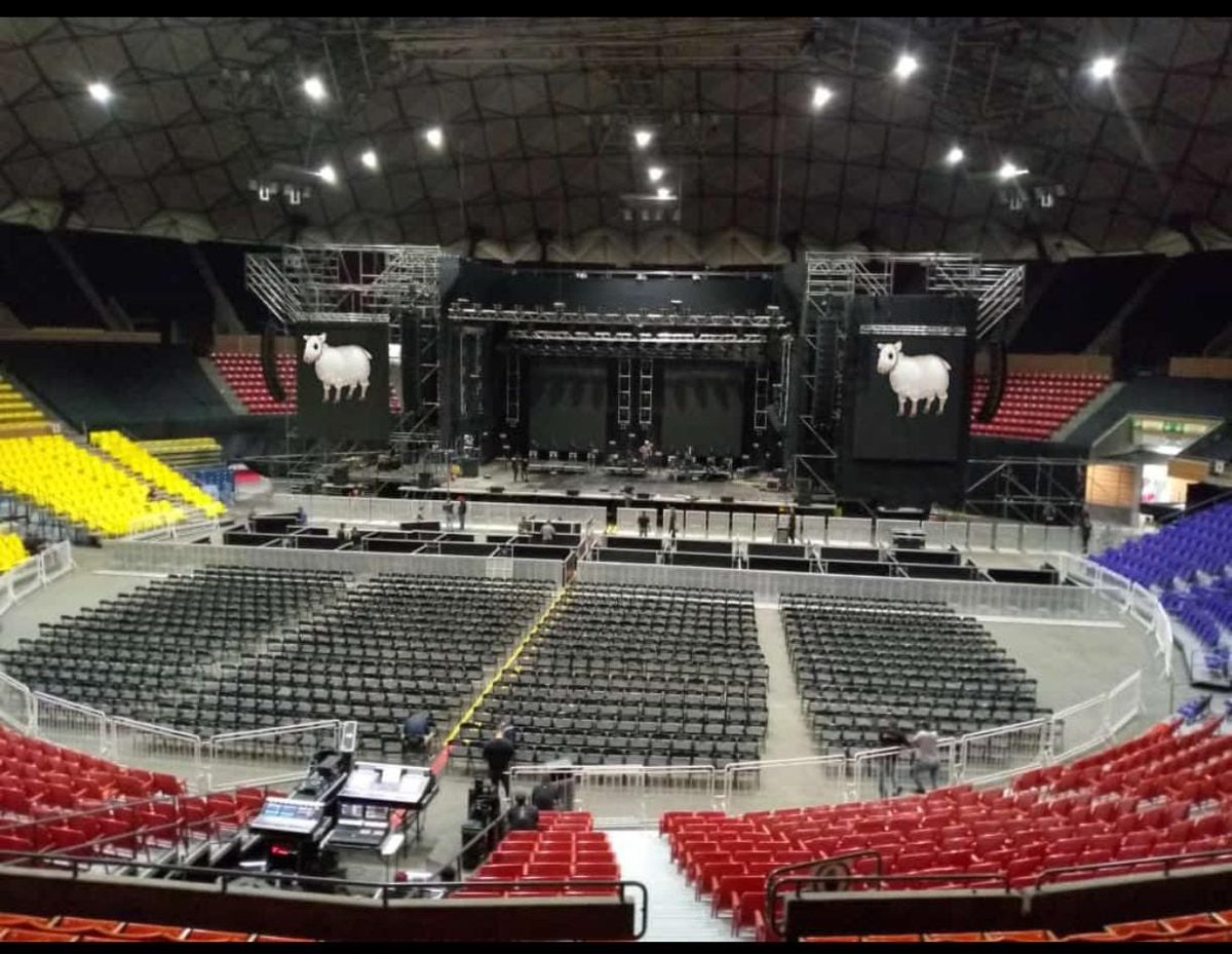 MonoProEnt's tweet photo. En pocas horas nos vemos cantando a todo pulmón todas las canciones de Estopa! Entradas a la venta en puerta 🫶🏻 https://t.co/YLEWaRhvkj