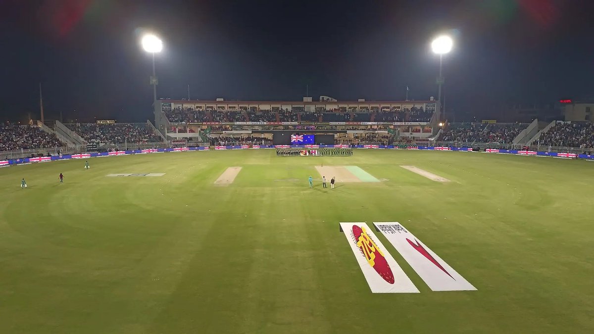 Time for the anthems here in Rawalpindi, and it makes me very happy that the entire crowd stood up for New Zealand's national anthem as well 🇵🇰 🇳🇿