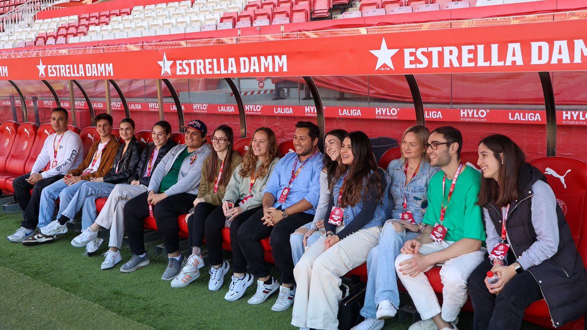 Los y las estudiantes de nuestros programas presenciales y semipresenciales en #Barcelona han visitado las instalaciones del @GironaFC.

Además, Nacho Mas-Bagà, CEO del Girona FC y director de uno de nuestros Másters, les explicó la historia y valores del Club.

#EducatingLeaders