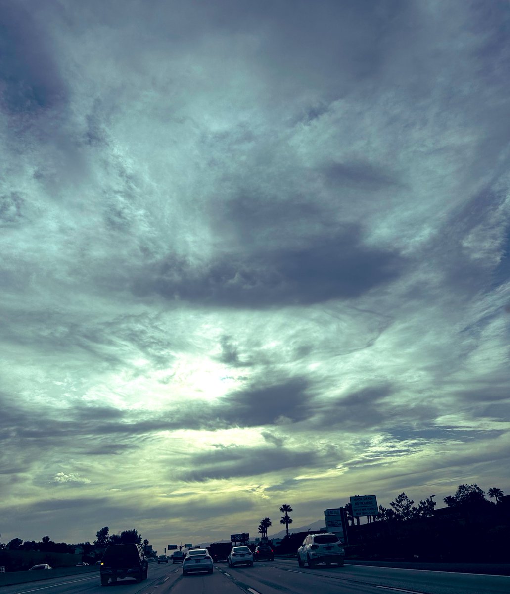 My drive in….The Heavens declare HIS glory 😎🙌🏽🙏🏽🙌🏽 #ThursdayMotivation