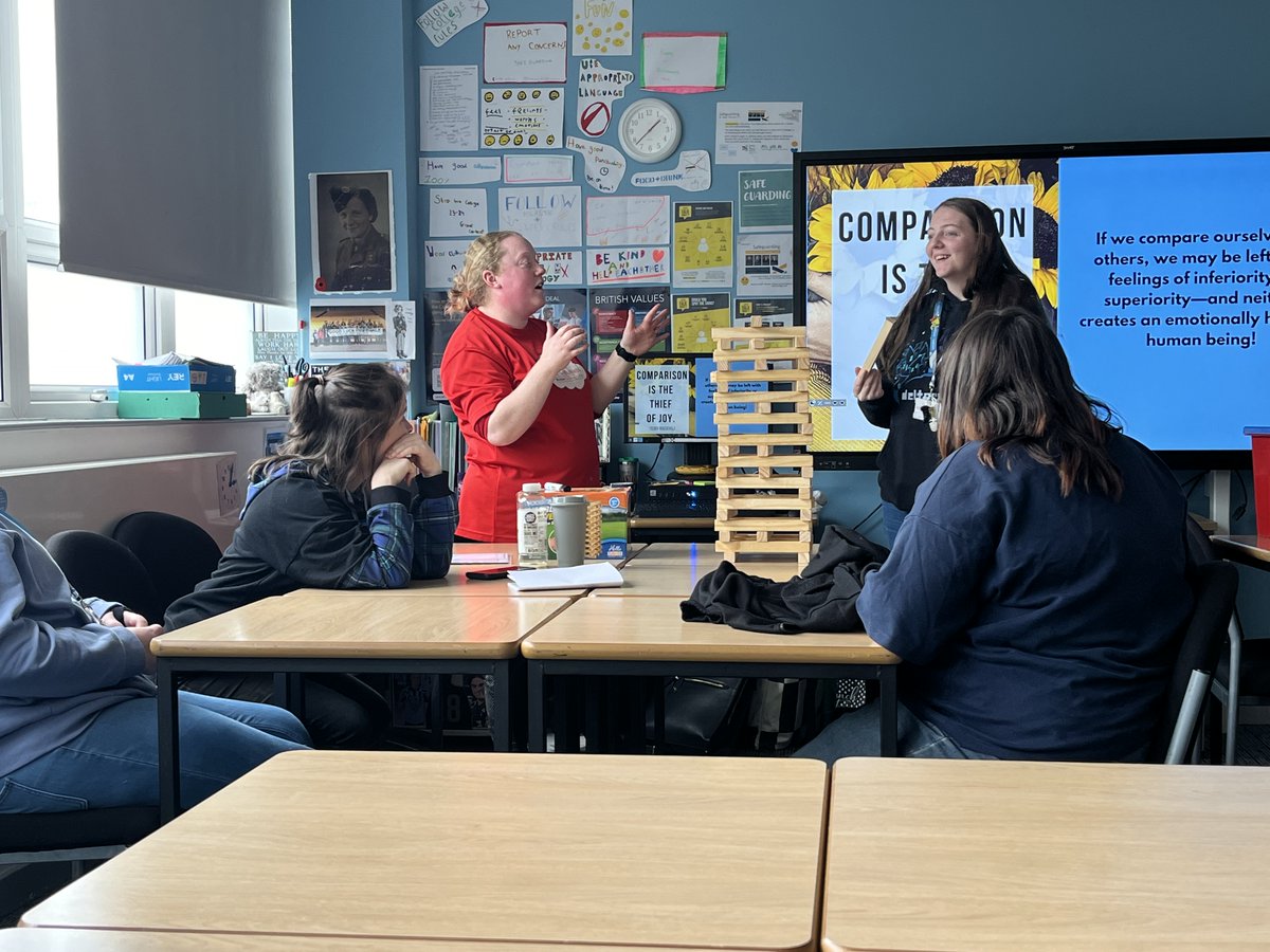 Today our Every Girl Does Count Participants took part in a confidence building workshop delivered by Clare at Mini Me Mindfulness! #PVFC | #PVFCFoundation | @LeekBuildSoc