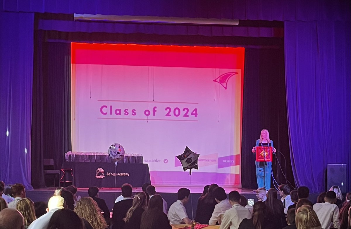 Saying goodbye to our S6 Leavers this afternoon at their Leavers Graduation 🎓🌟#aspiration