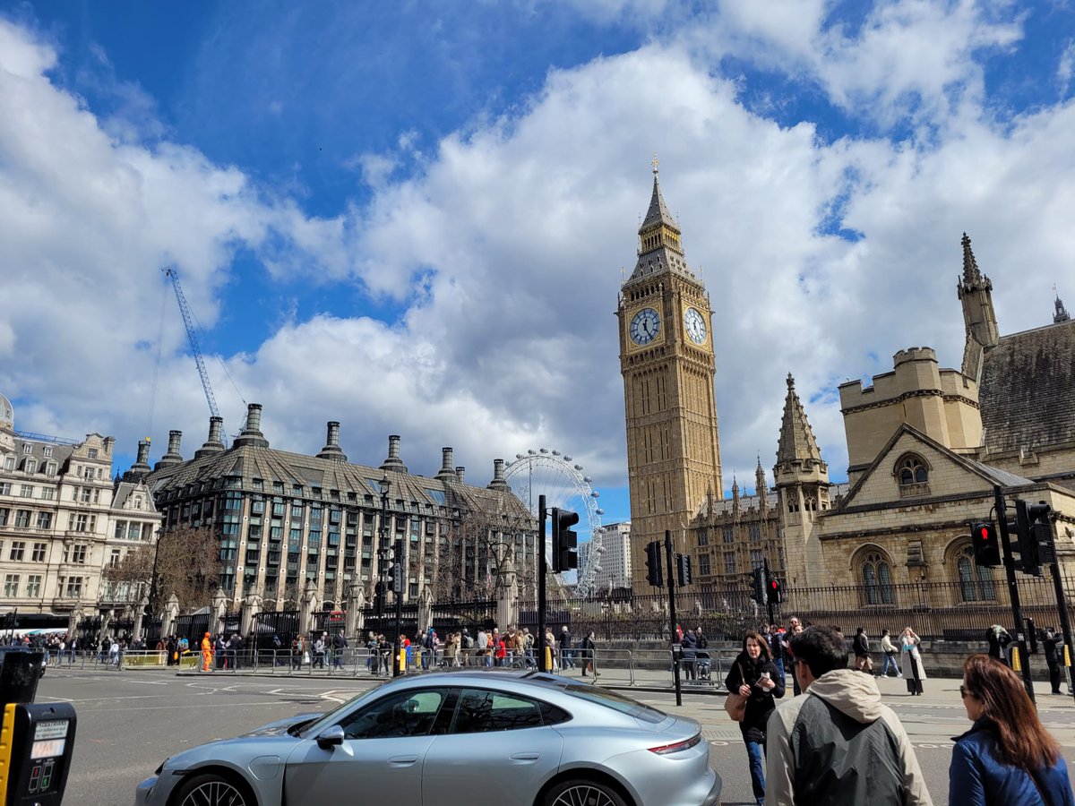 Yesterday, I had the pleasure of speaking to the All Party Parliamentary Group on Human Relevant Science using our recent paper to illustrate the techniques I used to improve human relevance in my clincal research. Lovely weather for the visit too! 🌞🔬 @AFR_UK