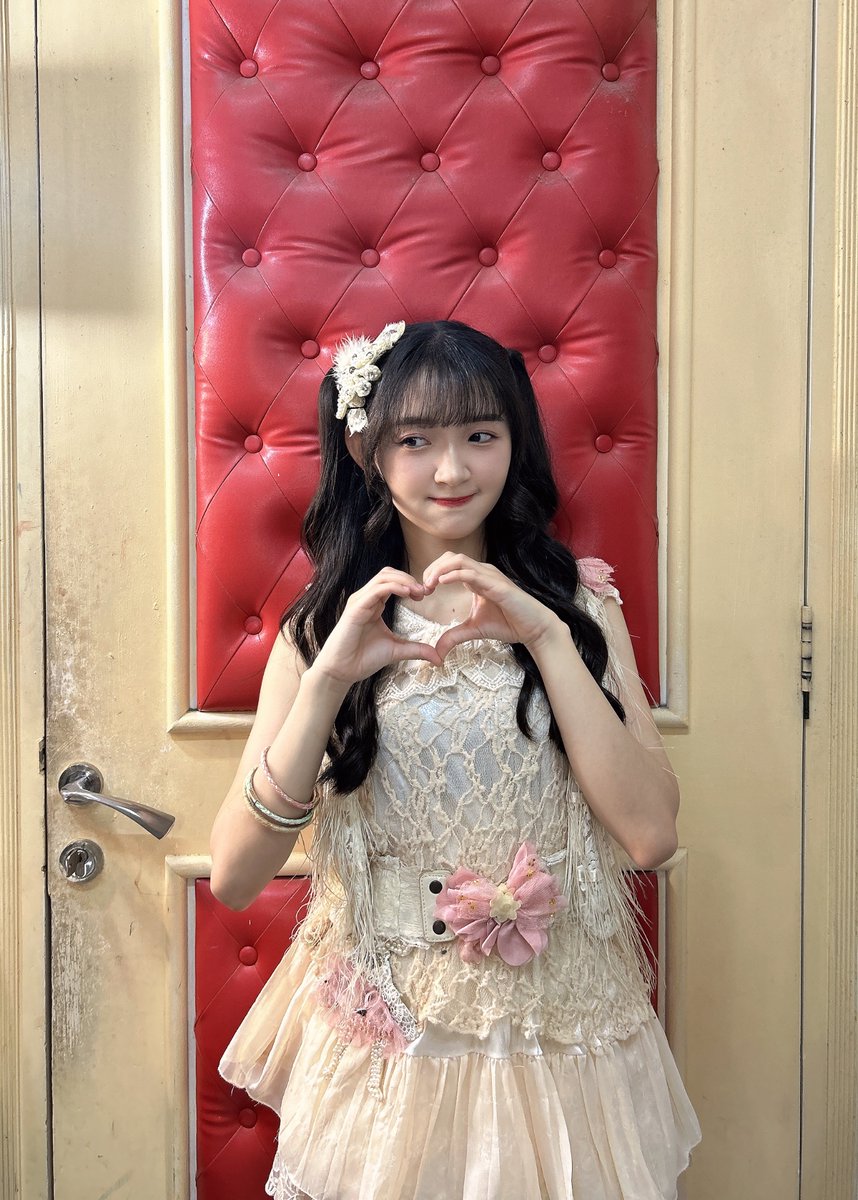 AU_LiaJKT48's tweet photo. hari ini US hagavi!!! seneng banget akhirnya bawain hagavi, gimana gimanaa? 🤩 https://t.co/evoWaY2wFz
