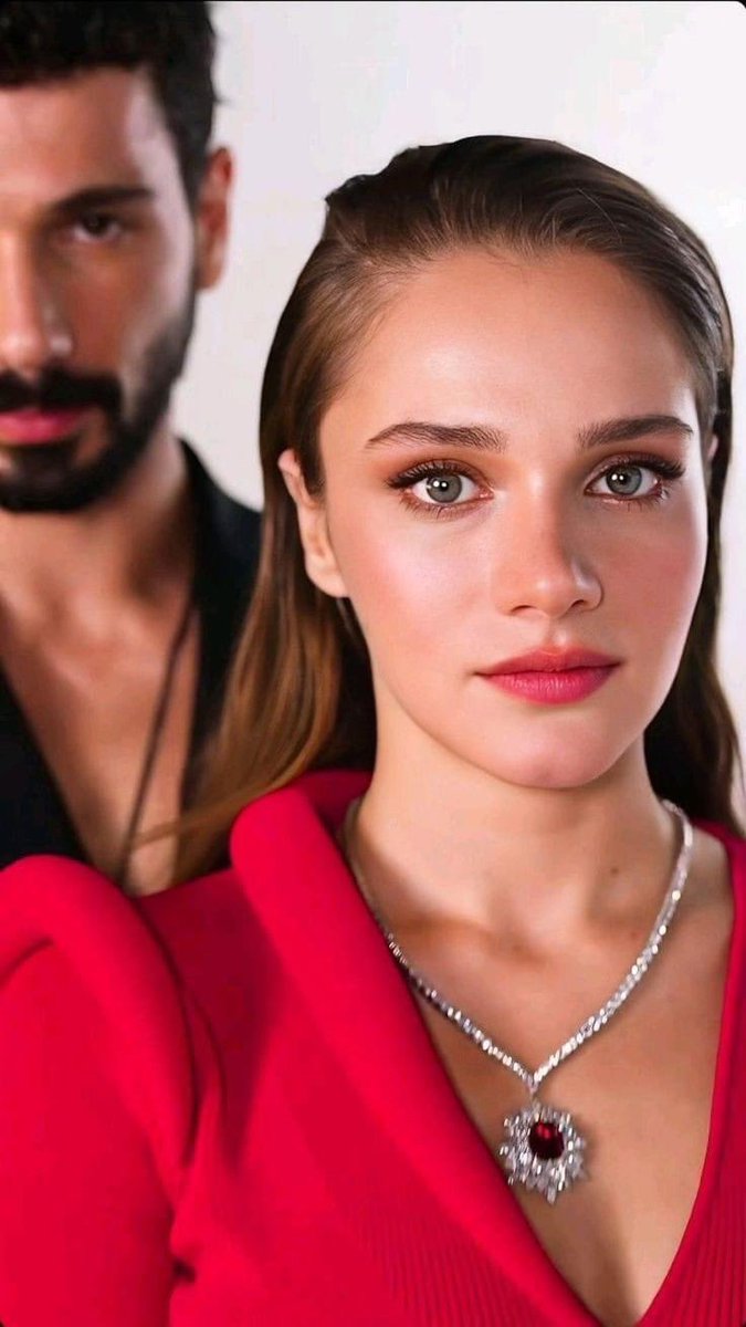 وهزمني_حديثُ_أحدهم ‼️

حين_قال : 
أنتي مثالٌ يقتدى بهِ في القوةِ والثبات .!!

بينما كُنتُ في هذا الوقت ،،
أستعدُ لأعلن هزيمتي أمام الحياة .!!

أما_____بعد ‼️

إن رأيتني مَعك فَكُن معي ،،
وإن رأيتني أتجَاهلك فَكُن أيضاً معي ..!!

فـَربُما هنُالكَ حزنٌ منك ،، ولا علَاج منك_إلا_بكَ