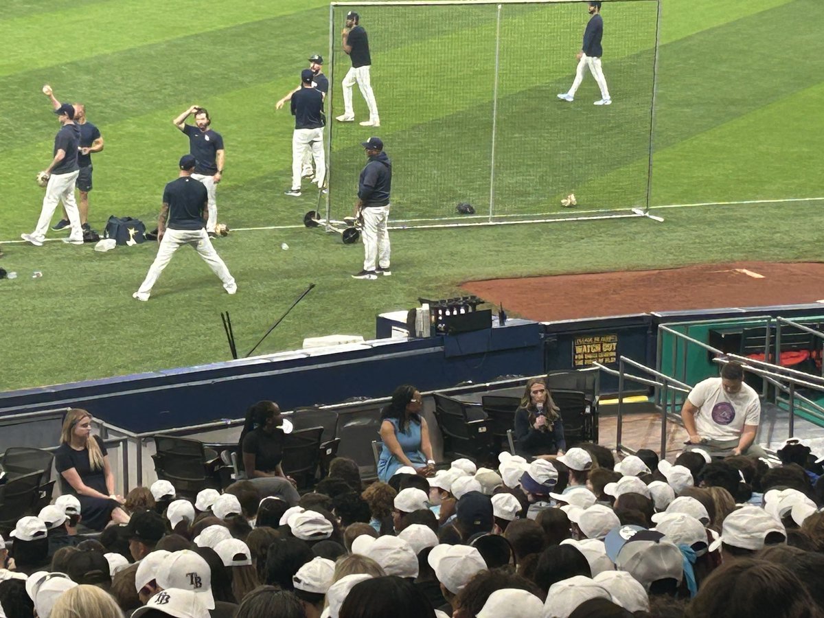 Larissa Lizarraga tweet media