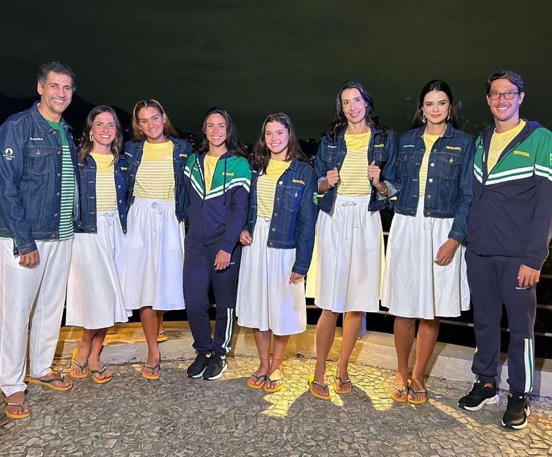 oeduoliveirajr's tweet photo. esse aqui é o novo uniforme olímpico apresentado ontem.

curtiram? 😬

da congregação cristã no brasil pra paris! https://t.co/7hGDwtsIEX
