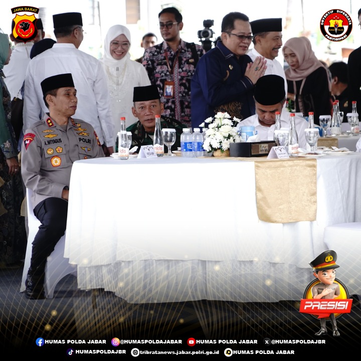 PolresTasikKota's tweet photo. KAPOLDA JABAR, PANGDAM III SILIWANGI MENGHADIRI UNDANGAN DARI PJ.GUBERNUR JABAR PADA KEGIATAN HALAL BI HALAL TINGKAT  PROVINSI JAWA BARAT https://t.co/uFPnVKm3gC